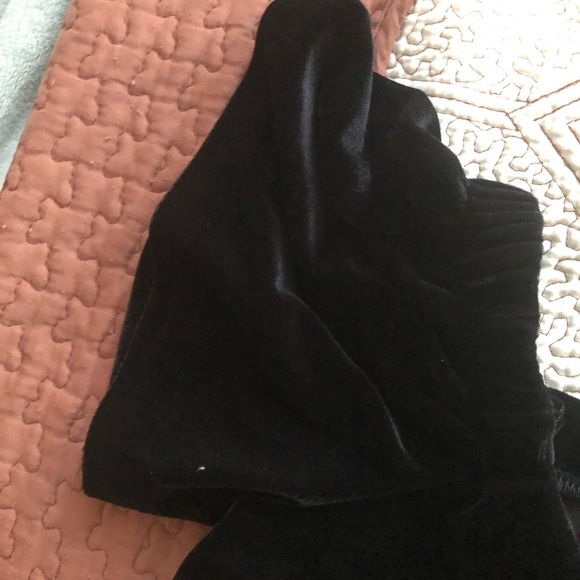 AQUA Velvet Off-Shoulder Black Blouse - Picture 5 of 8